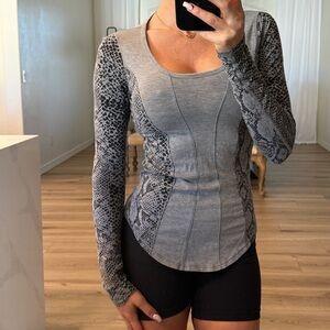 Lululemon Athletica Gray Snake Print Long Sleeve Top